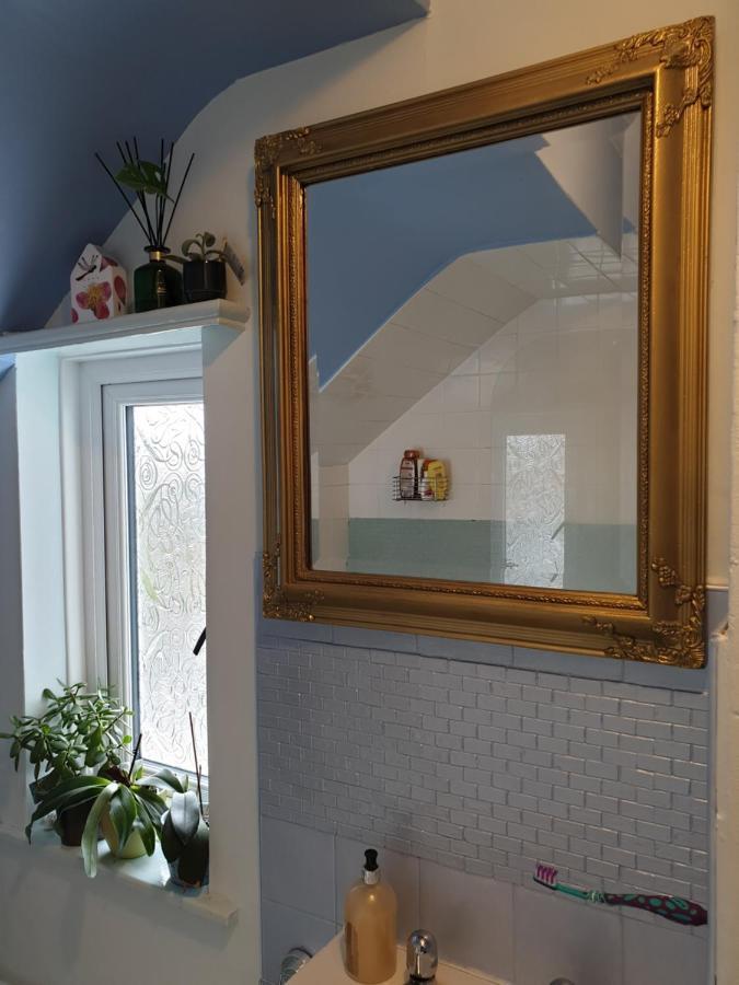 Lotus Pod House Homestay Horsell Esterno foto