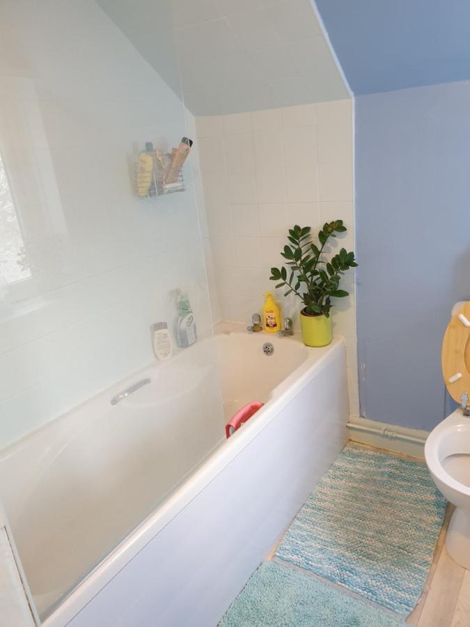 Lotus Pod House Homestay Horsell Esterno foto