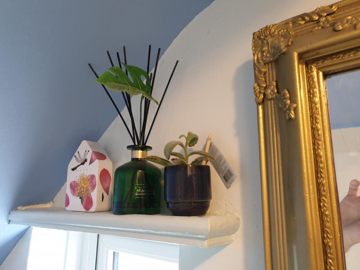 Lotus Pod House Homestay Horsell Esterno foto