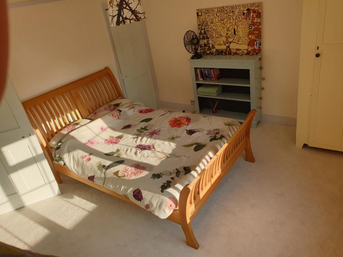 Lotus Pod House Homestay Horsell Esterno foto