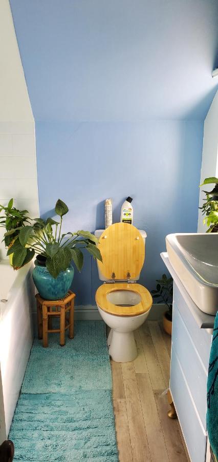 Lotus Pod House Homestay Horsell Esterno foto