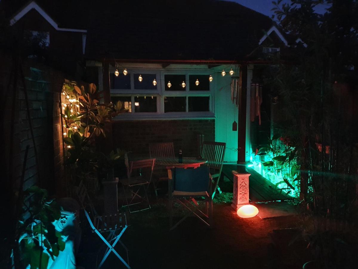 Lotus Pod House Homestay Horsell Esterno foto