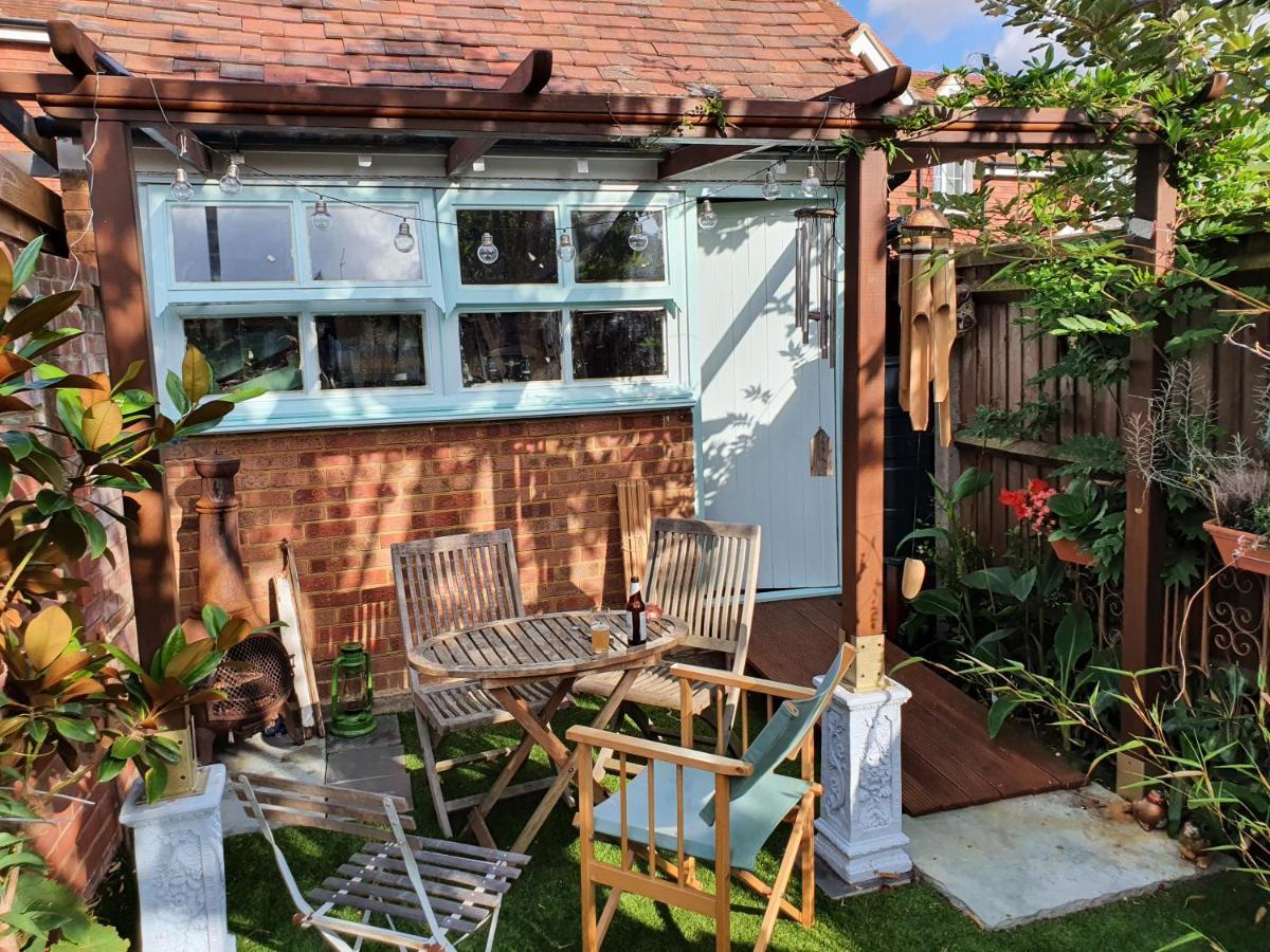 Lotus Pod House Homestay Horsell Esterno foto